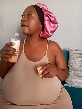 Snapshot of Chubbykarisma27 chatting on 12/11/24, 12:55 Chubbykarisma27 online show from 12/11/24, 12:55