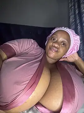 Snapshot of Chubbykarisma27 chatting on 12/15/25, 08:13 Chubbykarisma27 online show from 12/15/25, 08:13