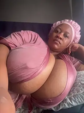 Snapshot of Chubbykarisma27 chatting on 03/05/26, 02:13 Chubbykarisma27 online show from 03/05/26, 02:13