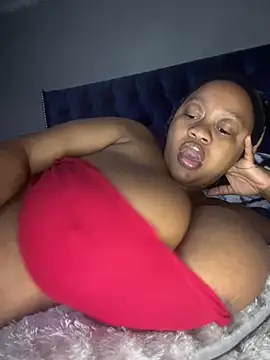 Snapshot of Chubbykarisma27 chatting on 04/24/26, 10:34 Chubbykarisma27 online show from 04/24/26, 10:34