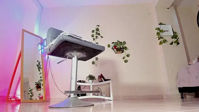 thais dreams online show from 10/06/25, 12:35