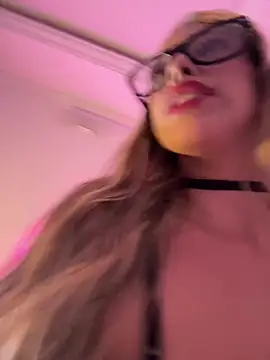 Snapshot of Amanda-sweet chatting on 02/13/25, 08:45 Amanda-sweet online show from 02/13/25, 08:45