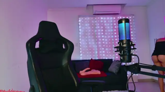 Snapshot of Amanda-sweet chatting on 03/14/25, 10:16 Amanda-sweet online show from 03/14/25, 10:16