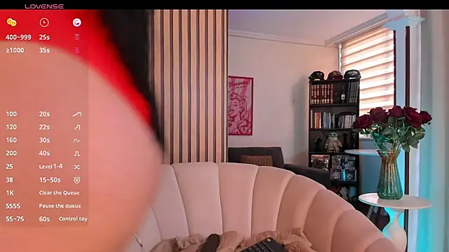 Milanna lips  online show from 09/27/25, 10:04