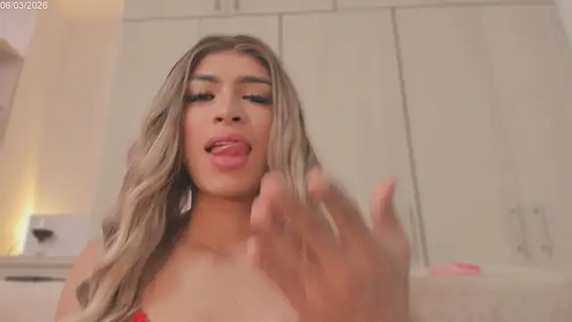 Snapshot of Angel_camm chatting on 03/06/26, 02:13 Angel camm online show from 03/06/26, 02:13