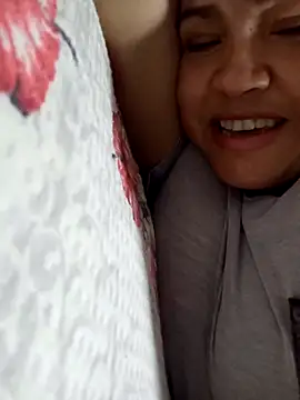 Snapshot of lovelyjhessy chatting on 01/12/25, 02:14 lovelyjhessy online show from 01/12/25, 02:14