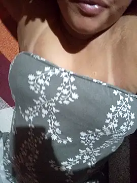 Snapshot of lovelyjhessy chatting on 02/24/25, 01:35 lovelyjhessy online show from 02/24/25, 01:35