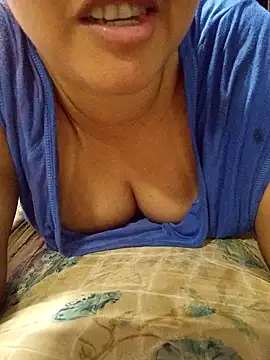 Snapshot of lovelyjhessy chatting on 03/01/25, 01:11 lovelyjhessy online show from 03/01/25, 01:11