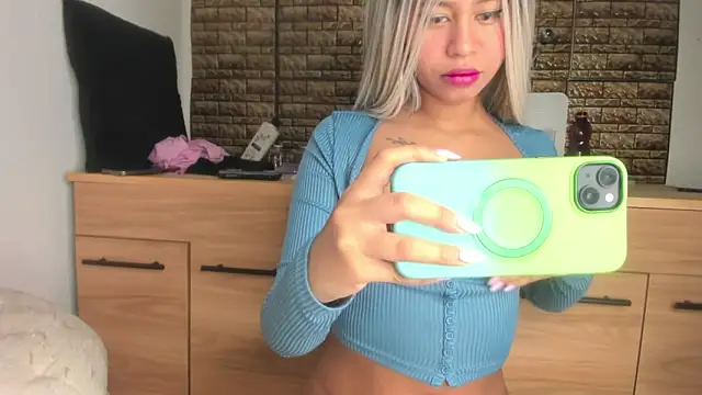 Snapshot of Jessicahot_vip chatting on 01/26/25, 10:34 Jessicahot vip online show from 01/26/25, 10:34