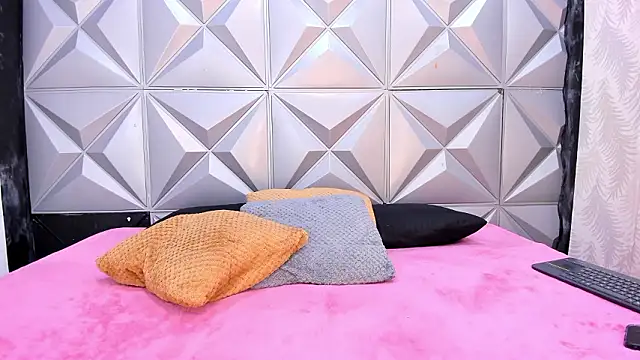 SofiAndNicol online show from 03/05/26, 11:06