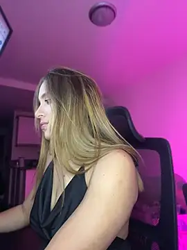 Agnescruzz online show from 05/31/26, 08:32