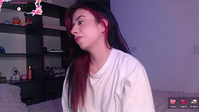 Snapshot of Your_rosalie chatting on 09/23/25, 04:04 Your rosalie online show from 09/23/25, 04:04