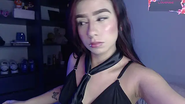 Snapshot of Your_rosalie chatting on 10/25/25, 04:20 Your rosalie online show from 10/25/25, 04:20