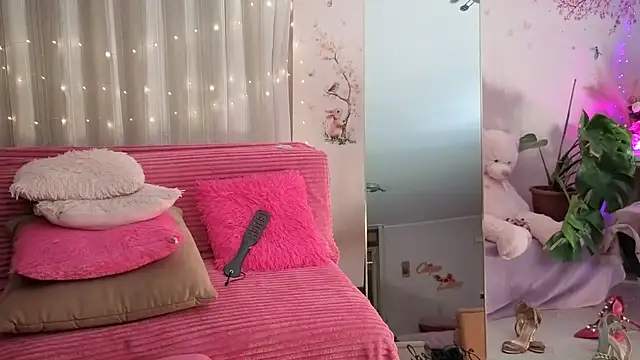 Snapshot of peachgirlmartyna chatting on 05/17/26, 02:02 peachgirlmartyna online show from 05/17/26, 02:02