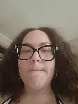 Snapshot of peachgirlmartyna chatting on 07/14/26, 01:17 peachgirlmartyna online show from 07/14/26, 01:17