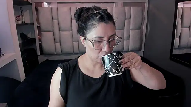 GiaFox  online show from 10/06/25, 07:33