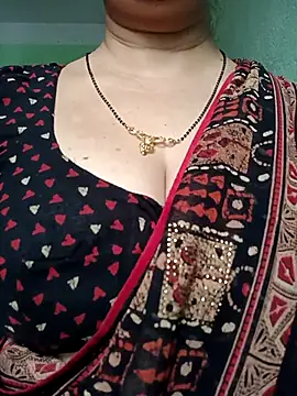 Snapshot of Rosy-B chatting on 03/11/26, 12:38 Rosy-B online show from 03/11/26, 12:38