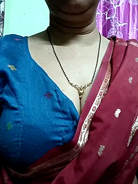 Snapshot of Rosy-B chatting on 03/14/26, 10:48 Rosy-B online show from 03/14/26, 10:48