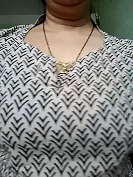 Snapshot of Rosy-B chatting on 03/15/26, 10:54 Rosy-B online show from 03/15/26, 10:54