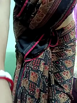 Snapshot of Rosy-B chatting on 03/18/26, 10:13 Rosy-B online show from 03/18/26, 10:13