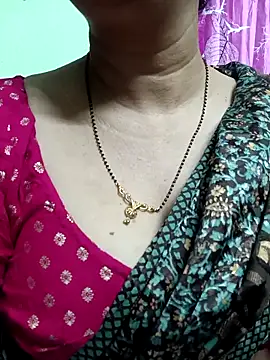 Snapshot of Rosy-B chatting on 03/19/26, 10:58 Rosy-B online show from 03/19/26, 10:58