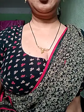 Snapshot of Rosy-B chatting on 03/24/26, 12:37 Rosy-B online show from 03/24/26, 12:37