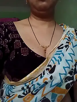 Snapshot of Rosy-B chatting on 03/28/26, 12:32 Rosy-B online show from 03/28/26, 12:32