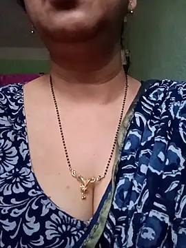 Snapshot of Rosy-B chatting on 03/31/26, 12:23 Rosy-B online show from 03/31/26, 12:23