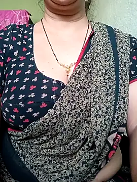 Snapshot of Rosy-B chatting on 04/01/26, 09:32 Rosy-B online show from 04/01/26, 09:32