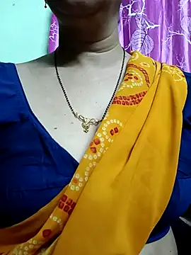 Snapshot of Rosy-B chatting on 04/02/26, 11:13 Rosy-B online show from 04/02/26, 11:13