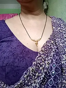 Snapshot of Rosy-B chatting on 04/03/26, 11:19 Rosy-B online show from 04/03/26, 11:19