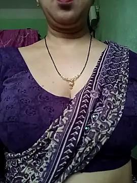 Snapshot of Rosy-B chatting on 04/04/26, 12:20 Rosy-B online show from 04/04/26, 12:20