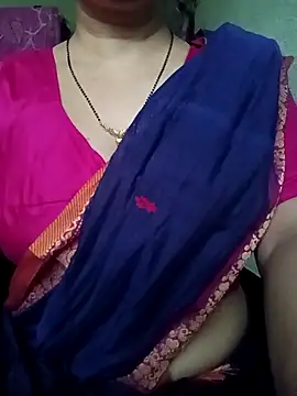 Snapshot of Rosy-B chatting on 04/16/26, 12:22 Rosy-B online show from 04/16/26, 12:22