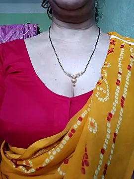 Snapshot of Rosy-B chatting on 04/23/26, 10:36 Rosy-B online show from 04/23/26, 10:36