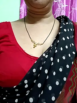 Snapshot of Rosy-B chatting on 04/23/26, 09:39 Rosy-B online show from 04/23/26, 09:39