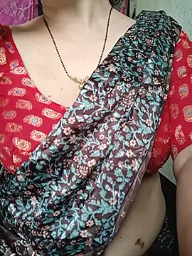 Snapshot of Rosy-B chatting on 05/15/26, 11:56 Rosy-B online show from 05/15/26, 11:56