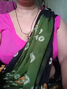 Snapshot of Rosy-B chatting on 05/22/26, 12:07 Rosy-B online show from 05/22/26, 12:07