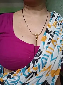 Snapshot of Rosy-B chatting on 06/19/26, 12:48 Rosy-B online show from 06/19/26, 12:48