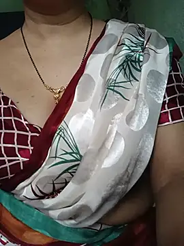 Snapshot of Rosy-B chatting on 07/12/26, 12:34 Rosy-B online show from 07/12/26, 12:34