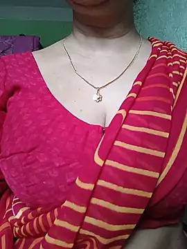 Snapshot of Rosy-B chatting on 07/29/26, 12:53 Rosy-B online show from 07/29/26, 12:53