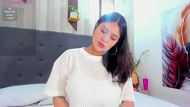 Sara Johnsonn online show from 01/22/25, 07:34