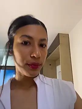 Snapshot of Valentinabaker chatting on 04/23/26, 03:47 Valentinabaker online show from 04/23/26, 03:47