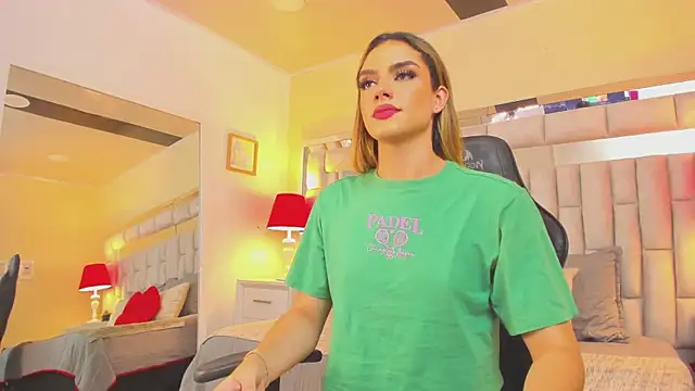 Snapshot of mariiahneedles chatting on 12/16/24, 10:45 mariiahneedles online show from 12/16/24, 10:45