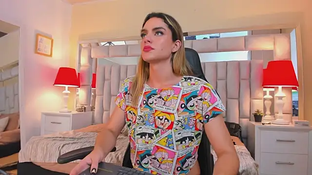 Snapshot of mariiahneedles chatting on 12/31/24, 03:55 mariiahneedles online show from 12/31/24, 03:55