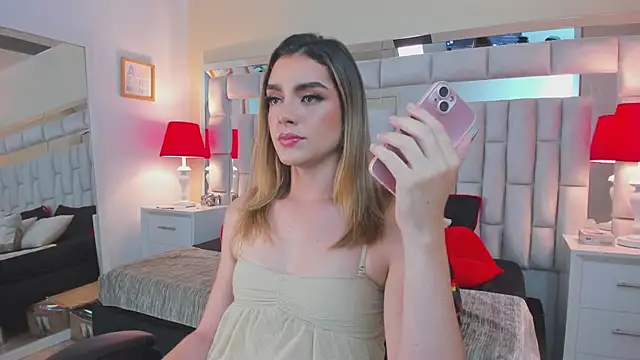 Snapshot of mariiahneedles chatting on 01/14/25, 07:43 mariiahneedles online show from 01/14/25, 07:43