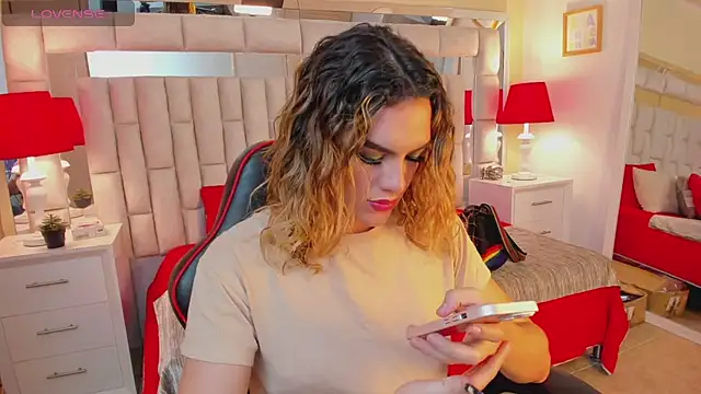 Snapshot of mariiahneedles chatting on 01/17/25, 08:33 mariiahneedles online show from 01/17/25, 08:33