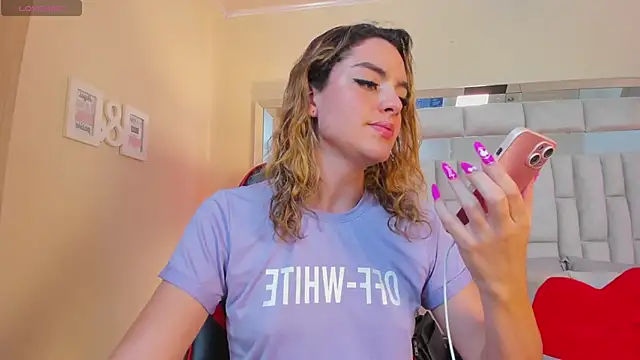 Snapshot of mariiahneedles chatting on 01/21/25, 10:30 mariiahneedles online show from 01/21/25, 10:30