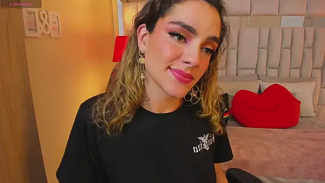 Snapshot of mariiahneedles chatting on 01/23/25, 04:19 mariiahneedles online show from 01/23/25, 04:19