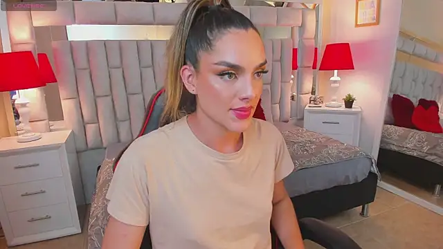 Snapshot of mariiahneedles chatting on 02/04/25, 12:40 mariiahneedles online show from 02/04/25, 12:40