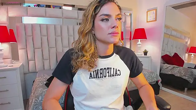 Snapshot of mariiahneedles chatting on 02/05/25, 05:09 mariiahneedles online show from 02/05/25, 05:09